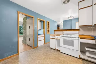 810 E Fairy Chasm Rd, Bayside, WI 53217 - Photo 19