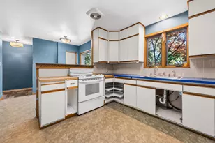 810 E Fairy Chasm Rd, Bayside, WI 53217 - Photo 17