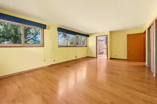 810 E Fairy Chasm Rd, Bayside, WI 53217 - Photo 25