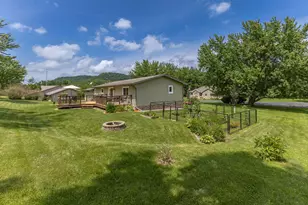 W764 Valley Dr, Fountain City, WI 54629 - Photo 63