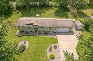 W764 Valley Dr, Fountain City, WI 54629 - Photo 69