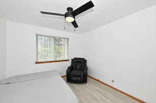7857 N 60th St, Milwaukee, WI 53223 - Photo 17