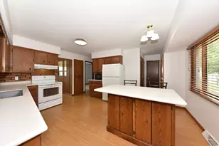 1818 Woodridge Rd, West Bend, WI 53095 - Photo 3