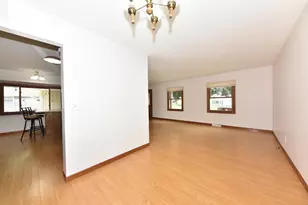 1818 Woodridge Rd, West Bend, WI 53095 - Photo 9