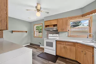 1001 Virginia St, Racine, WI 53405 - Photo 11
