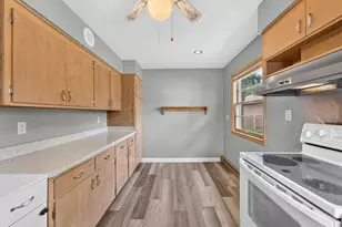 1001 Virginia St, Racine, WI 53405 - Photo 9