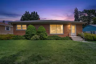 1001 Virginia St, Racine, WI 53405 - Photo 3