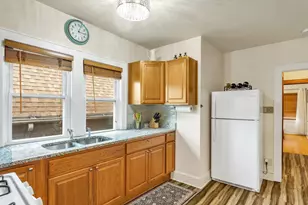 3041 N Oakland Ave, Milwaukee, WI 53211 - Photo 17