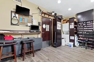 3041 N Oakland Ave, Milwaukee, WI 53211 - Photo 29