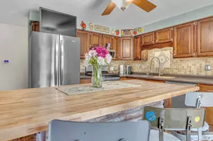 707 Goldfinch Ln, Howards Grove, WI 53083 - Photo 5