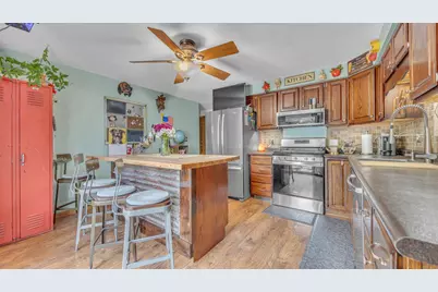 707  Goldfinch Ln, Howards Grove, WI 53083 - Photo 3