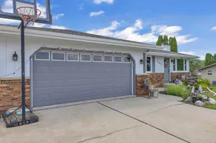 707 Goldfinch Ln, Howards Grove, WI 53083 - Photo 25