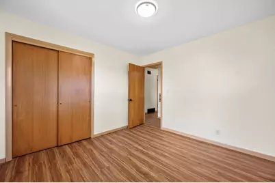 6105 W Arizona Ct, Milwaukee, WI 53219 - Photo 15