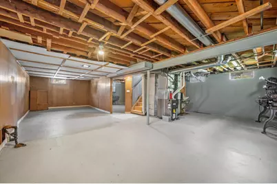 6105 W Arizona Ct, Milwaukee, WI 53219 - Photo 17