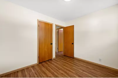 6105 W Arizona Ct, Milwaukee, WI 53219 - Photo 11
