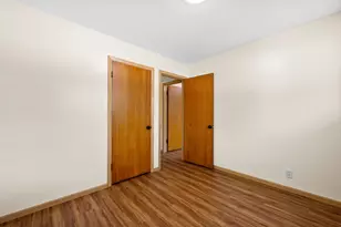 6105 W Arizona Ct, Milwaukee, WI 53219 - Photo 11