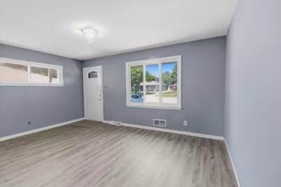 8537 W Denver Ave, Milwaukee, WI 53224 - Photo 5