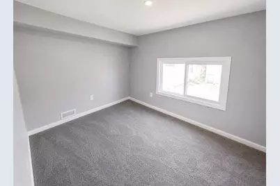 6082 N 36th St, Milwaukee, WI 53209 - Photo 9