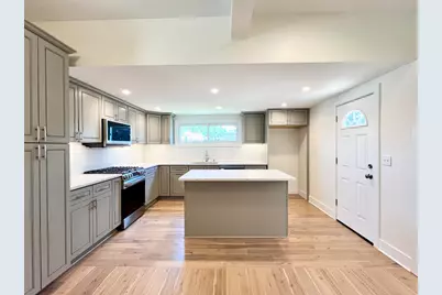 3366 S 8th St, Milwaukee, WI 53215 - Photo 9