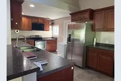 614  Whitewater Ave, Fort Atkinson, WI 53538 - Photo 5