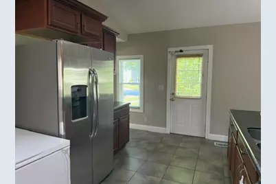 614  Whitewater Ave, Fort Atkinson, WI 53538 - Photo 7