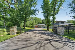 N7W29938 Bryn Dr, Delafield, WI 53188 - Photo 9