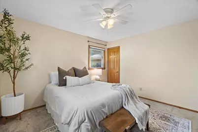 6131  Twin Oak Dr, Greendale, WI 53129 - Photo 17