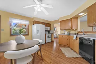 6131 Twin Oak Dr, Greendale, WI 53129 - Photo 11