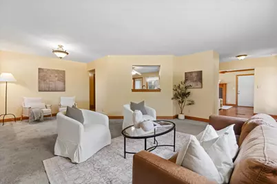 6131  Twin Oak Dr, Greendale, WI 53129 - Photo 5