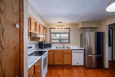 5702  Cambridge Ln #6, Racine, WI 53406 - Photo 5