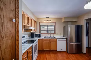 5702 Cambridge Ln, Racine, WI 53406 - Photo 5