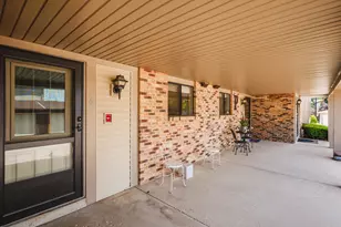 5702 Cambridge Ln, Racine, WI 53406 - Photo 3