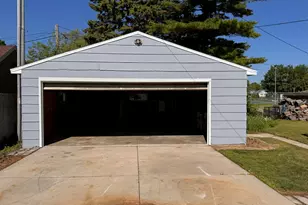 2512 S 10th St, Sheboygan, WI 53081 - Photo 17