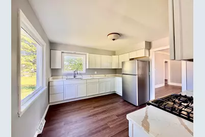 2512 S 10th St, Sheboygan, WI 53081 - Photo 5