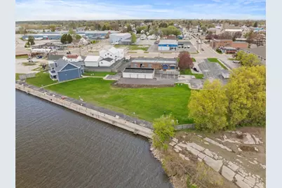 1609  16th St, Two Rivers, WI 54241 - Photo 5