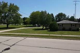 9625 Mt Pleasant Ave, Sturtevant, WI 53177 - Photo 7