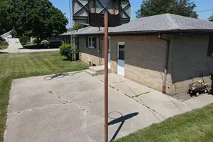 9625 Mount Pleasant Ave, Sturtevant, WI 53177 - Photo 13
