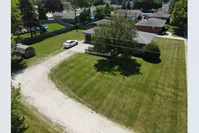 9625  Mount Pleasant Ave, Sturtevant, WI 53177 - Photo 5