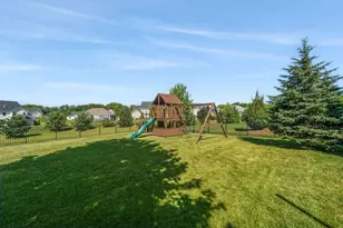 W79N423 Ridgeway Ln, Cedarburg, WI 53012 - Photo 59