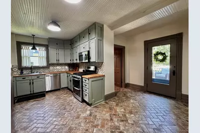 520 W Wisconsin Ave, Oconomowoc, WI 53066 - Photo 11
