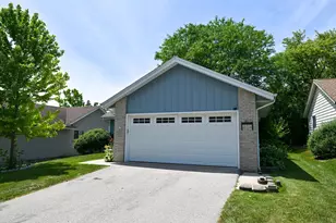 8113 N Denmark Ct, Milwaukee, WI 53224 - Photo 23