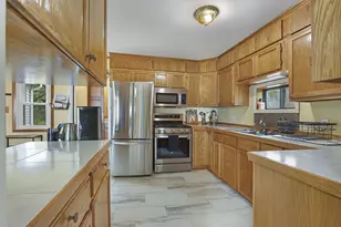 24312 Peninsula Dr, Racine, WI 53139 - Photo 5