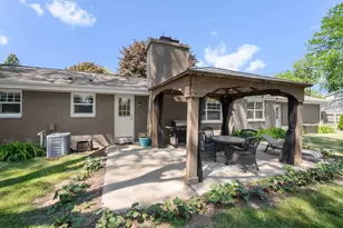 N97W15817 Burr Oak Rd, Germantown, WI 53022 - Photo 25