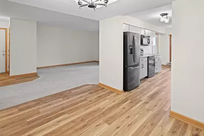 943  Crestwood Dr, Burlington, WI 53105 - Photo 9