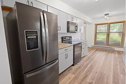 943  Crestwood Dr, Burlington, WI 53105 - Photo 5