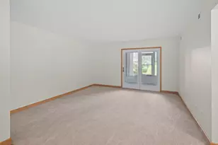943 Crestwood Dr, Burlington, WI 53105 - Photo 13