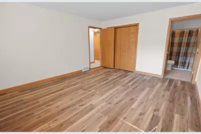 943  Crestwood Dr, Burlington, WI 53105 - Photo 15
