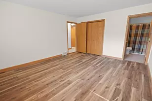 943 Crestwood Dr, Burlington, WI 53105 - Photo 15