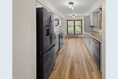 943  Crestwood Dr, Burlington, WI 53105 - Photo 3