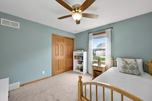 4177 W Amberidge Dr, Franklin, WI 53132 - Photo 25
